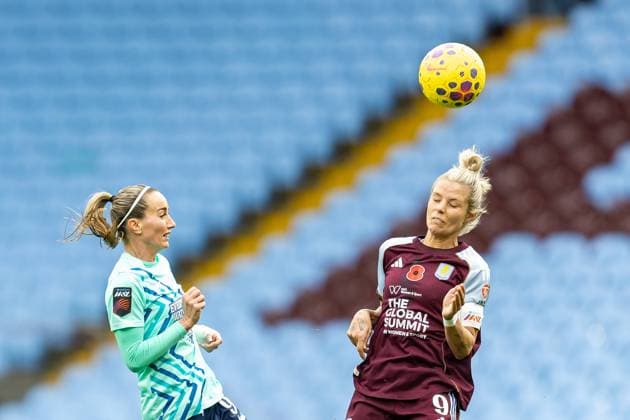 Aston Villa Women v London City Lionnesses Women s Super League 16 11 2025. Aston Villa Women forward Rachel Daly (9) heads the ball away during the Women s Super League match between Aston Villa Women and London City Lionnesses at Villa Park, Birmingham, England on 16 November 2025. Editorial use only DataCo restrictions apply See www.football-dataco.com , Copyright: xManjitxNarotrax PSI-23214-0024