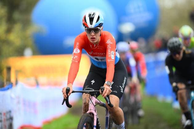 Luxembourgian Marie Schreiber pictured in action during the women elite race of the Flandriencross cyclocross cycling event, stage 3 8 in the X20 Badkamers Trofee competition, Sunday 16 November 2025 in Hamme. DAVIDxPINTENS  x141965822x