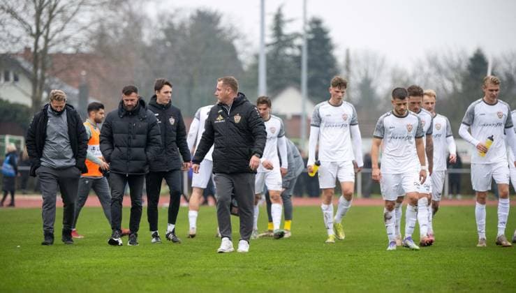 Soccer, Men, Season 2025 26, COSY WASCH Landespokal Berlin Achtelfinale , BSV Eintracht Mahlsdorf BFC Dynamo, Sport Geschäftsführer Enis Alushi 2 v l , BFC Dynamo , Trainer Dennis Kutrieb 4 v l , BFC Dynamo , 16 11 2025, Copyright: xMatthiasxKochx