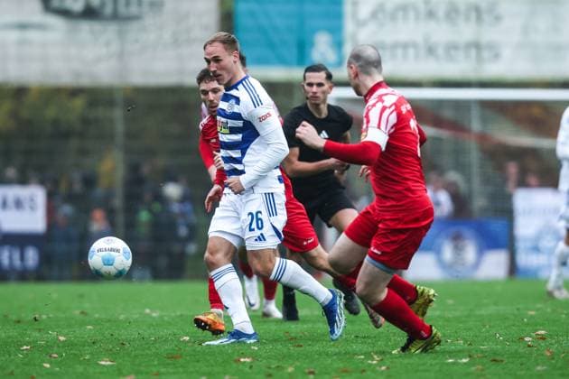 Sport, Football, FVN Niederreinpokal season 2025 2026 quarter-finals SV Sonsbeck MSV Duisburg 16 11 2025, Willy Lemkens Sportpark Florian Krüger MSV Duisburg, 26 Sonsbeck Willy Lemkens Sportpark Nordrhein Westfalen Germany