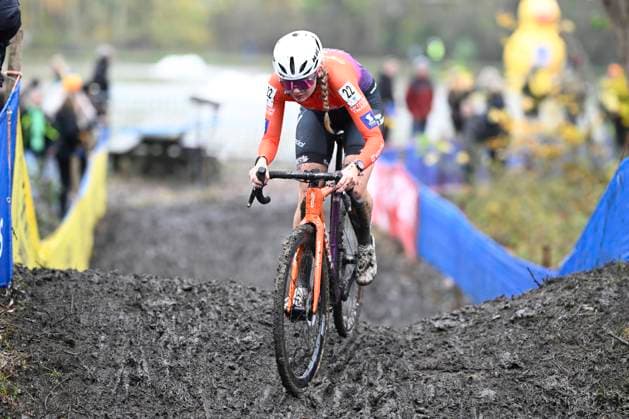 X2O Badkamers Trofee 2025-2026 Hamme HAMME, BELGIUM - NOVEMBER 16 : Wenzel Liv of Sebmotobikes Cx Team during the 3rd leg of the Flandriencross X2O Badkamers Trofee 2025-2026 a cyclocross race for Women Elite on November 16, 2025 in Hamme, Belgium, 16 11 2025 ( Hamme Belgium  Copyright: xPeterxDexVoechtx