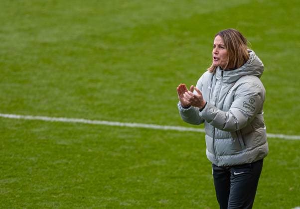 Football - FA Women™s Super League - Liverpool FC Women v Chelsea FC Women ST HELENS, ENGLAND - Sunday, November 16, 2025: Chelsea s manager Sonia Bompastor during the FA Women™s Super League match between Liverpool FC Women and Chelsea FC Women at the St Helens Stadium. (Photo by David Rawcliffe Propaganda) ST HELENS St Helens Stadium MERSEYSIDE ENGLAND  Copyright: xPropagandax P2025-11-16-Liverpool_W_Chelsea_W-30