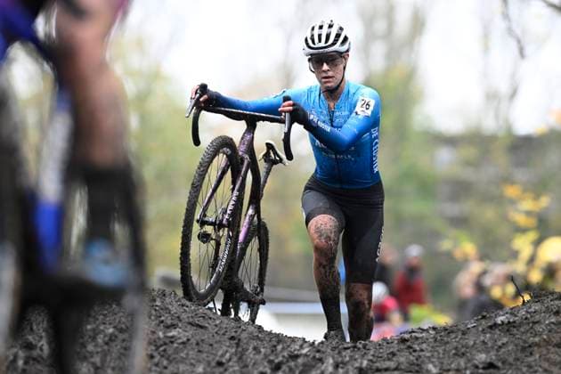 X2O Badkamers Trofee 2025-2026 Hamme HAMME, BELGIUM - NOVEMBER 16 : De Bruyckere Xenna of De Ceuster Bouwpunt Cycling Team during the 3rd leg of the Flandriencross X2O Badkamers Trofee 2025-2026 a cyclocross race for Women Elite on November 16, 2025 in Hamme, Belgium, 16 11 2025 ( Hamme Belgium  Copyright: xPeterxDexVoechtx