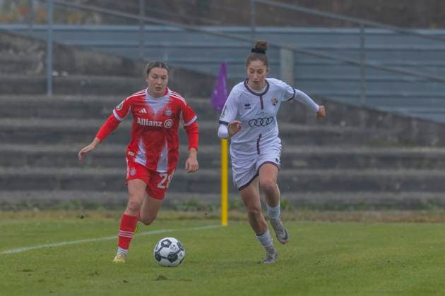 Ingolstadt, Germany 16 November 2025 DFB Pokal Women 1 8 Final 2025 2026 FC Ingolstadt 04 vs FC Bayern Munich Pictured from left in a duel Barbara Dunst FCB and Emma Kusch FCI ESV Stadion Bayern Copyright: xFotostandx xSchäferx
