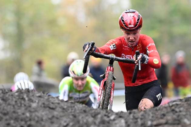 X2O Badkamers Trofee 2025-2026 Hamme HAMME, BELGIUM - NOVEMBER 16 : rider of Seven Racing during the 3rd leg of the Flandriencross X2O Badkamers Trofee 2025-2026 a cyclocross race for Women Elite on November 16, 2025 in Hamme, Belgium, 16 11 2025 ( Hamme Belgium  Copyright: xPeterxDexVoechtx