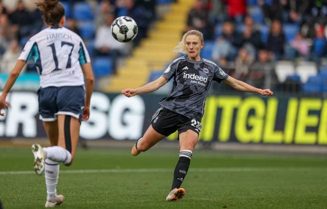 DEU, Wolfsburg, TSG Hoffenheim vs Eintracht Frankfurt, DFB Pokal der Frauen, DFB, Saison 2526, Dietmar Hopp Stadion, Achtelfinale im Bild Rebecka Blomqvist Eintracht Frankfurt 28 erzielt das Tor zum 2 2 DFB DFL REGULATIONS PROHIBIT ANY USE OF PHOTOGRAPHS AS IMAGE SEQUENCES AND OR QUASI VIDEO, 16 11 2025 Copyright: HMBxMedia HendrikxHamelau