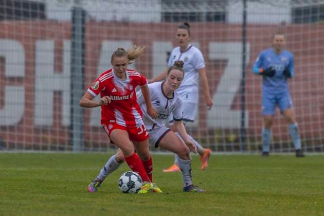 Ingolstadt, Germany 16 November 2025 DFB Pokal Women 1 8 Final 2025 2026 FC Ingolstadt 04 vs FC Bayern Munich In the picture from left in a duel Lea Schüller Schueller FCB and Lea Wolski FCI ESV Stadion Bayern Copyright: xFotostandx xSchäferx