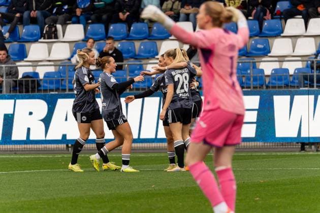 Celebration for the goal to 0 1 by Laura Freigang Eintracht Frankfurt, 10 , GER, TSG 1899 Hoffenheim vs Eintracht Frankfurt, Football, Womens DFB Cup, Round of 16, Season 2025 2026, 16 11 2025, DFB REGULATES PROHIBIT ANY USE OF PHOTOGRAPHS AS IMAGE SEQUENCES AND OR QUASI VIDEO, GER, TSG 1899 Hoffenheim vs Eintracht Frankfurt, Football, Womens DFB Cup, Round of 16, Season 2025 2026, 16 11 2025 Sinsheim Hoffenheim Copyright: xEibner-Pressefoto Jan-NiclasxGrox EP_JGG