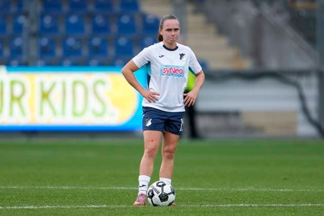Marie Steiner TSG, 19 , TSG 1899 Hoffenheim players, looking disappointed, disappointment, frustration, disappointed, pessimistic, after conceding the goal to 2 3, action, action, game scene, 16 11 2025, Sinsheim Hoffenheim Germany , Soccer, Womens DFB Cup, Round of 16, TSG 1899 Hoffenheim Eintracht Frankfurt, DFB DFL REGULATIONS PROHIBIT ANY USE OF PHOTOGRAPHS AS IMAGE SEQUENCES AND OR QUASI VIDEO xozx