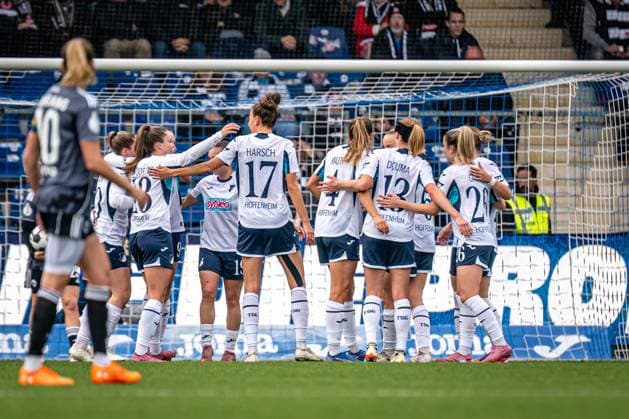 DFB Pokal Women TSG Hoffenheim Eintracht Frankfurt 16 11 2025 Franziska Harsch 17 TSG Hoffenheim Women and Franziska Harsch 17 TSG Hoffenheim Women celebrate together with teammates in front of the goal DFB Pokal Women TSG Hoffenheim against Eintracht Frankfurt, at Dietmar Hopp Stadium in Hoffenheim Copyright: xBEAUTIFULxSPORTS Gelhardtx