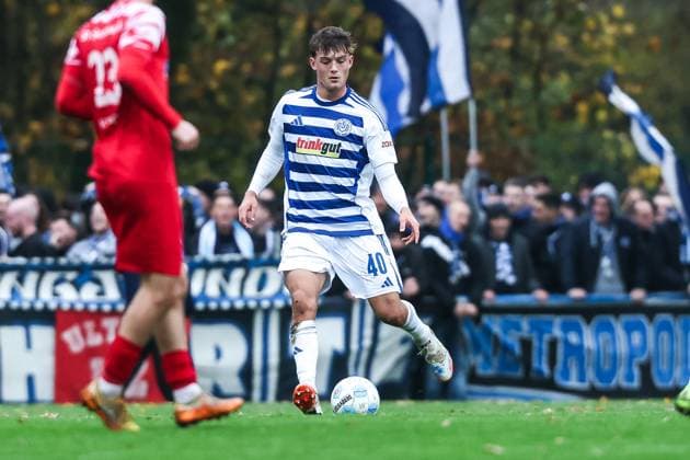 Sport, Football, FVN Niederreinpokal season 2025 2026 quarter-finals SV Sonsbeck MSV Duisburg 16 11 2025, Willy Lemkens Sportpark Ben Schlicke MSV Duisburg, 40 Sonsbeck Willy Lemkens Sportpark Nordrhein Westfalen Germany