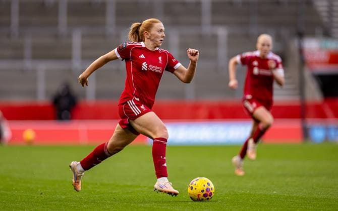 Football - FA Women™s Super League - Liverpool FC Women v Chelsea FC Women ST HELENS, ENGLAND - Sunday, November 16, 2025: Liverpool s Ceri Holland during the FA Women™s Super League match between Liverpool FC Women and Chelsea FC Women at the St Helens Stadium. (Photo by David Rawcliffe Propaganda) ST HELENS St Helens Stadium MERSEYSIDE ENGLAND  Copyright: xPropagandax P2025-11-16-Liverpool_W_Chelsea_W-38