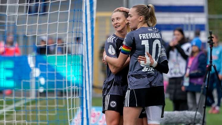 from left Rebecka Blomqvist SGE, 28 , Laura Freigang SGE, 10 , goal scorer Ereleta Memeti SGE, 27, hidden , players of Eintracht Frankfurt SGE , cheer about the goal to 2 4, jubilation, goal celebration, celebrate the goal, goal, celebration, cheers about the goal, rejoicing, joy, rejoices, optimistic, positive, game scene, highlight, action, 16 11 2025, Sinsheim Hoffenheim Germany , soccer, DFB Cup Women, round of 16, TSG 1899 Hoffenheim Eintracht Frankfurt, DFB DFL REGULATIONS PROHIBIT ANY USE OF PHOTOGRAPHS AS IMAGE SEQUENCES AND OR QUASI VIDEO xozx