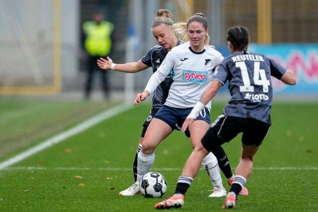 v li Pia Sophie Wolter SGE, 17 , Nadine Bitzer TSG, 30 , Geraldine Reuteler SGE, 14 , duel, duel scene, duel, tackle, tackling, dynamics, action, action, 16 11 2025, Sinsheim Hoffenheim Germany , Football, Womens DFB Cup, Round of 16, TSG 1899 Hoffenheim Eintracht Frankfurt, DFB DFL REGULATIONS PROHIBIT ANY USE OF PHOTOGRAPHS AS IMAGE SEQUENCES AND OR QUASI VIDEO xozx