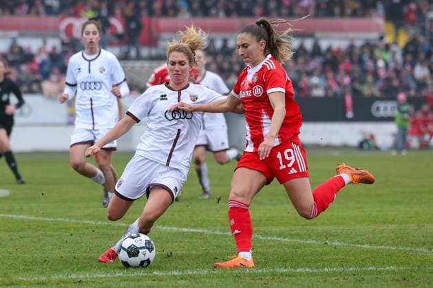 Leonie Haberaecker FC Ingolstadt 04, 13 with Katharina Naschenweng FC Bayern Muenchen, 19 , GER, FC Ingolstadt 04 vs FC Bayern Muenchen, Soccer, DFB Pokal Women, Round of 16, Season 2025 2026, 16 11 2025, DFB REGULATES PROHIBIT ANY USE OF PHOTOGRAPHS AS IMAGE SEQUENCES AND OR QUASI VIDEO, GER, FC Ingolstadt 04 vs FC Bayern Muenchen, Football, DFB Cup Women, Round of 16, Season 2025 2026, 16 11 2025 Ingolstadt Copyright: xEibner-Pressefoto JennixMaulx EP_JML