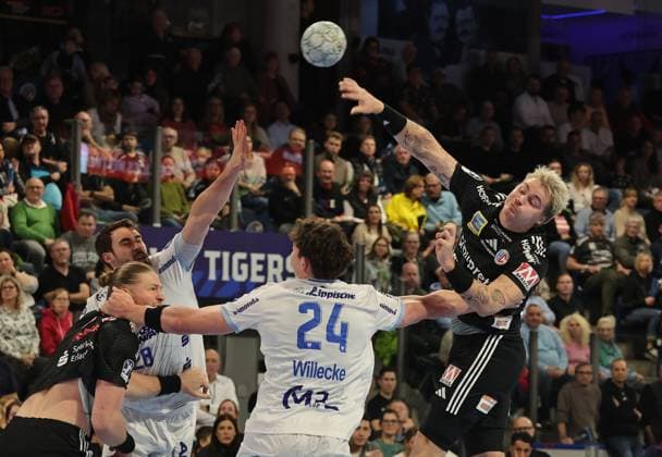16 11 2025 Handball 1 Bundesliga DAIKIN HBL Season 2025 2026 12 Matchday HC Erlangen Metropolregion Nuremberg HCE TBV Lemgo Lippe DaMa xdaxmax Joel Willecke 24, TBV Lemgo Marek Nissen 6, HC Erlangen HCE