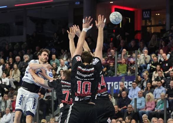 16 11 2025 Handball 1 Bundesliga DAIKIN HBL Season 2025 2026 12 Matchday HC Erlangen Metropolregion Nuremberg HCE TBV Lemgo Lippe DaMa xdaxmax Hendrik Wagner 28, TBV Lemgo