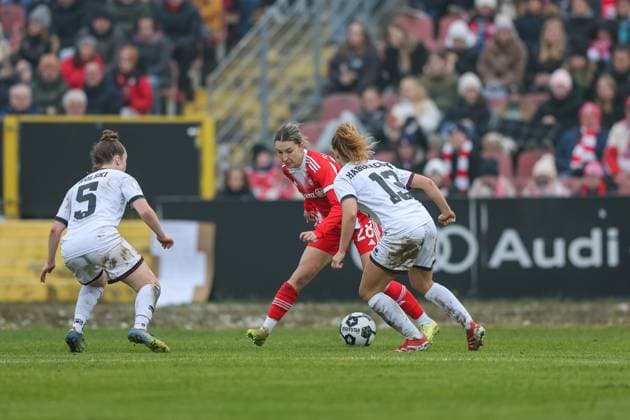 Barbara Dunst FC Bayern Muenchen, 28 with Leonie Haberaecker FC Ingolstadt 04, 13 and Lea Wolski FC Ingolstadt 04, 05 , GER, FC Ingolstadt 04 vs FC Bayern Muenchen, Football, DFB Pokal Women, Round of 16, Season 2025 2026, 16 11 2025, DFB REGULATES PROHIBIT ANY USE OF PHOTOGRAPHS AS IMAGE SEQUENCES AND OR QUASI VIDEO, GER, FC Ingolstadt 04 vs FC Bayern Muenchen, Football, DFB Cup Women, Round of 16, Season 2025 2026, 16 11 2025 Ingolstadt Copyright: xEibner-Pressefoto JennixMaulx EP_JML