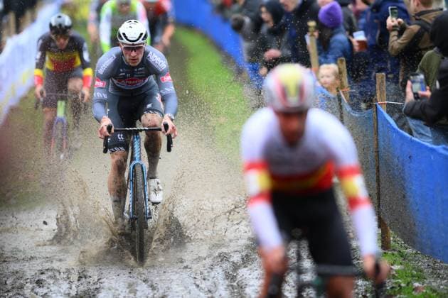 Belgian Niels Vandeputte pictured in action during the men elite race of the Flandriencross cyclocross cycling event, stage 3 8 in the X20 Badkamers Trofee competition, Sunday 16 November 2025 in Hamme. DAVIDxPINTENS  x141977486x