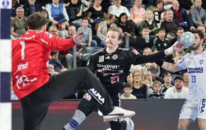16 11 2025 Handball 1 Bundesliga DAIKIN HBL Season 2025 2026 12 Matchday HC Erlangen Metropolregion Nuremberg HCE TBV Lemgo Lippe DaMa xdaxmax Constantin Möstl Moestl 1, TBV Lemgo Antonio Metzner 27, HC Erlangen HCE