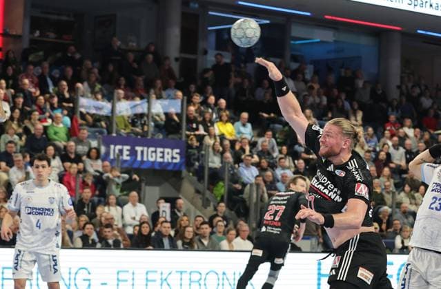 16 11 2025 Handball 1 Bundesliga DAIKIN HBL Season 2025 2026 12 Matchday HC Erlangen Metropolregion Nürnberg HCE TBV Lemgo Lippe DaMa xdaxmax Maciej Gebala 77, HC Erlangen HCE