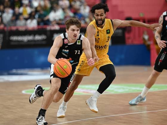 Jonathan Klussmann Paderborn Baskets, 71 vs Miles Tention Tigers Tuebingen, 03 GER, Tigers Tuebingen vs Gartenzaun24 Baskets Paderborn, Basketball, Men, Pro A, 2 Barmer Basketball Bundesliga, Season 2025 2026, 16 11 2025 GER, Tigers Tuebingen vs Gartenzaun24 Baskets Paderborn, Basketball, Men, Pro A, 2 Barmer Basketball Bundesliga, Season 2025 2026, 16 11 2025 Tuebingen Copyright: xEibner-Pressefoto NicolasxWoernx EP_NWN