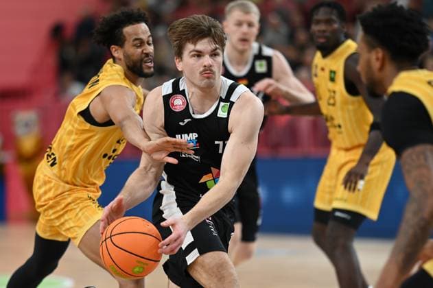 Jonathan Klussmann Paderborn Baskets, 71 GER, Tigers Tuebingen vs Gartenzaun24 Baskets Paderborn, Basketball, Men, Pro A, 2 Barmer Basketball Bundesliga, Season 2025 2026, 16 11 2025 GER, Tigers Tuebingen vs Gartenzaun24 Baskets Paderborn, Basketball, Men, Pro A, 2 Barmer Basketball Bundesliga, Season 2025 2026, 16 11 2025 Tuebingen Copyright: xEibner-Pressefoto NicolasxWoernx EP_NWN