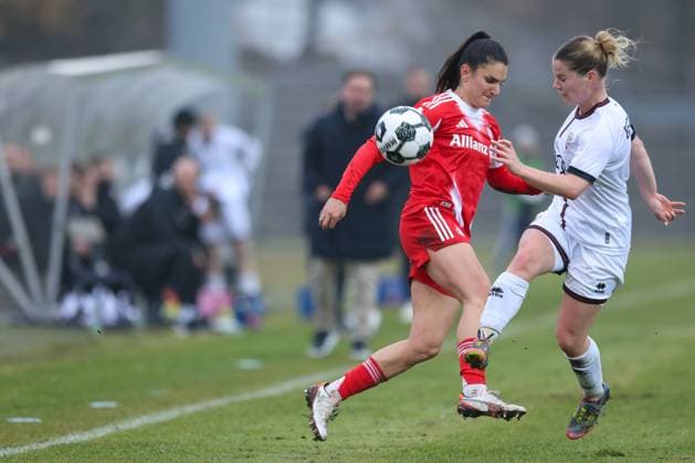 Theresa Keitel FC Ingolstadt 04, 07 with Jovana Damnjanovic FC Bayern Muenchen, 09 , GER, FC Ingolstadt 04 vs FC Bayern Muenchen, Soccer, DFB Pokal Women, Round of 16, Season 2025 2026, 16 11 2025, DFB REGULATES PROHIBIT ANY USE OF PHOTOGRAPHS AS IMAGE SEQUENCES AND OR QUASI VIDEO, GER, FC Ingolstadt 04 vs FC Bayern Muenchen, Football, DFB Cup Women, Round of 16, Season 2025 2026, 16 11 2025 Ingolstadt Copyright: xEibner-Pressefoto JennixMaulx EP_JML