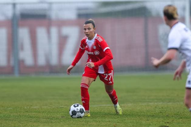 Arianna Caruso FC Bayern Muenchen, 27 , GER, FC Ingolstadt 04 vs FC Bayern Muenchen, Football, DFB Pokal Frauen, Achtelfinale, Saison 2025 2026, 16 11 2025, DFB REGULATIONS PROHIBIT ANY USE OF PHOTOGRAPHS AS IMAGE SEQUENCES AND OR QUASI VIDEO, GER, FC Ingolstadt 04 vs FC Bayern Muenchen, Football, DFB Pokal Frauen, Achtelfinale, Saison 2025 2026, 16 11 2025 Ingolstadt Copyright: xEibner-Pressefoto JennixMaulx EP_JML