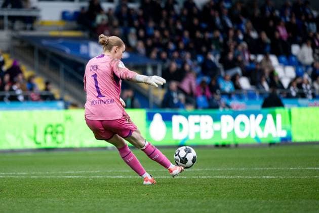 Laura Dick TSG Hoffenheim, 01 on the ball, GER, TSG 1899 Hoffenheim vs Eintracht Frankfurt, Football Women DFB Pokal, Round of 16, Season 2025 2026, 16 11 2025 DFB regulations prohibit any use of photographs as image sequences and or quasi video GER, TSG 1899 Hoffenheim vs Eintracht Frankfurt, Football Women DFB Pokal, Round of 16, Season 2025 2026, 16 11 2025 Hoffenheim Copyright: xEibner-Pressefoto Memmlerx EP_MMR