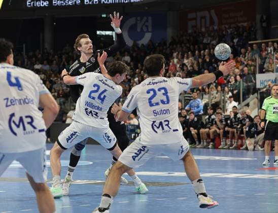 16 11 2025 Handball 1 Bundesliga DAIKIN HBL Season 2025 2026 12 Matchday HC Erlangen Metropolregion Nuremberg HCE TBV Lemgo Lippe DaMa xdaxmax Antonio Metzner 27, HC Erlangen HCE Joel Willecke 24, TBV Lemgo Tim Suton 23, TBV Lemgo