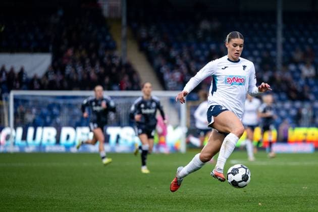 Selina Cerci TSG Hoffenheim, 29 on the ball, GER, TSG 1899 Hoffenheim vs Eintracht Frankfurt, Football Women DFB Pokal, Round of 16, Season 2025 2026, 16 11 2025 DFB regulations prohibit any use of photographs as image sequences and or quasi video GER, TSG 1899 Hoffenheim vs Eintracht Frankfurt, Football Women DFB Pokal, Round of 16, Season 2025 2026, 16 11 2025 Hoffenheim Copyright: xEibner-Pressefoto Memmlerx EP_MMR