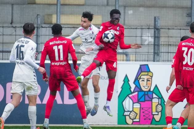 Germany, Football, Regionalliga Südwest, Season 2025 2026, Matchday 17 SC Freiburg II vs 1 FSV Mainz 05 II Dreisamstadion Freiburg Bismark Adomah SC Freiburg II, 41 Freiburg Dreisamstadion Baden Württemberg Germany Copyright: xFINLEYxMÖRCHx