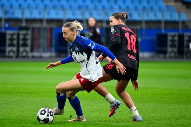 Soccer I Women I DFB Cup l Hamburger SV Women Bayer 04 Leverkusen Women I Round of 16 I Season 2025 2026 I 16 11 2025 I v l Wucher Annalena HSV Women , Mickenhagen Julia Bayer Leverkusen , Sportplatz Volksparkstadion, Stellingen Hamburg Germany