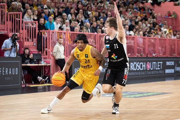 Tigers Tuebingen Paderborn Baskets, Men, 2 Bundesliga, Barmer 2 Basketball Bundesliga, pro A, 9 Matchday, Season 2025 2026, 16 11 2025 Jacobi Wood Tigers Tuebingen, 24 vs Jonathan Klussmann Paderborn Baskets, 71