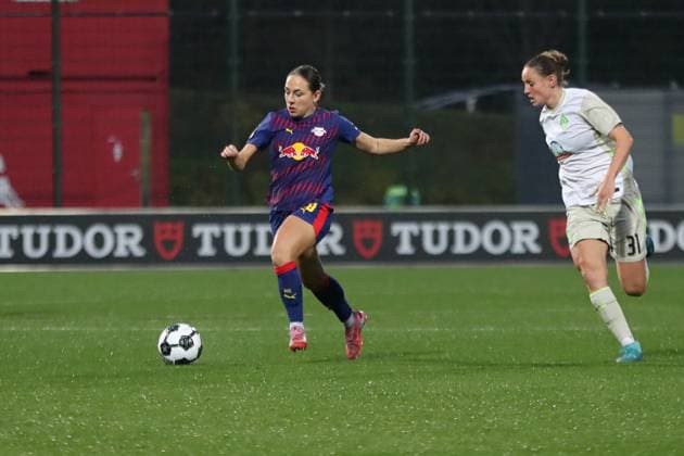 DFB Pokal Frauen RB Leipzig SV Werder Bremen 16 11 2025 Gina Chmielinski 10, RB Leipzig Fußball, DFB Pokal Frauen, Saison 2025 2026, Achtelfinale RB Leipzig vs SV Werder Bremen am 16 11 2025, Trainingszentrum Cottaweg, Leipzig DFB REGULATIONS PROHIBIT ANY USE OF PHOTOGRAPHS AS IMAGE SEQUENCES AND OR QUASI VIDEO Copyright: xBEAUTIFULxSPORTS JanxKaeferx