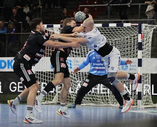 16 11 2025 Handball 1 Bundesliga DAIKIN HBL Season 2025 2026 12 Matchday HC Erlangen Metropolregion Nuremberg HCE TBV Lemgo Lippe DaMa xdaxmax Tobias Buck 39, HC Erlangen HCE Christopher Bissel 21, HC Erlangen HCE Jan Mudrow 7, TBV Lemgo