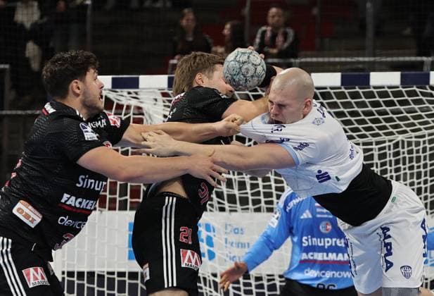 16 11 2025 Handball 1 Bundesliga DAIKIN HBL Season 2025 2026 12 Matchday HC Erlangen Metropolregion Nuremberg HCE TBV Lemgo Lippe DaMa xdaxmax Tobias Buck 39, HC Erlangen HCE Christopher Bissel 21, HC Erlangen HCE Jan Mudrow 7, TBV Lemgo
