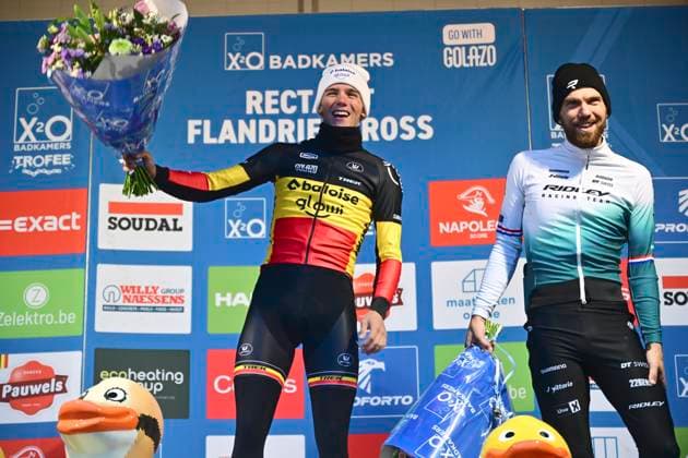 X2O Badkamers Trofee 2025-2026 Hamme HAMME, BELGIUM - NOVEMBER 16 : Nys Thibau of Baloise Glowi Lions and Nieuwenhuis Joris of Ridley Racing Team pictured during the podium ceremony of the 3rd leg of the Flandriencross X2O Badkamers Trofee 2025-2026 a cyclocross race for Men Elite on November 16, 2025 in Hamme, Belgium, 16 11 2025 ( Hamme Belgium  Copyright: xPeterxDexVoechtx