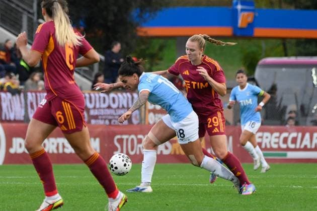 Lazioâ??s Women Martina Piemonte and AS Roma s Annalena Rieke during the Italian Football Championship League A Women 2025 2026 match between AS Roma vs SS Lazio at the Tre Fontane stadium on 16 November 2025.  Copyright: xFabrizioxCorradetti IPAxSportx xipa-agency.netx xx IPA_68023894 IPA_Agency_IPA68023894