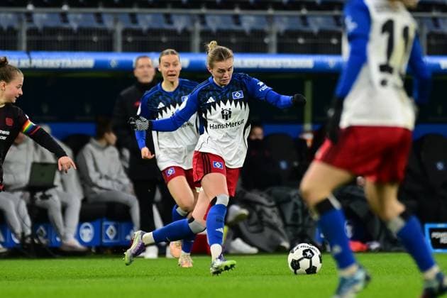 Soccer I Women I Season 2025 2026 I DFB Cup I Round of 16 I Hamburger SV Bayer 04 Leverkusen I 16 11 2025 Annalena Carolina Wucher 15, Hamburger SV Hamburg Volksparkstadion Hamburg Germany Copyright: xLobeca FelixxSchlikisx
