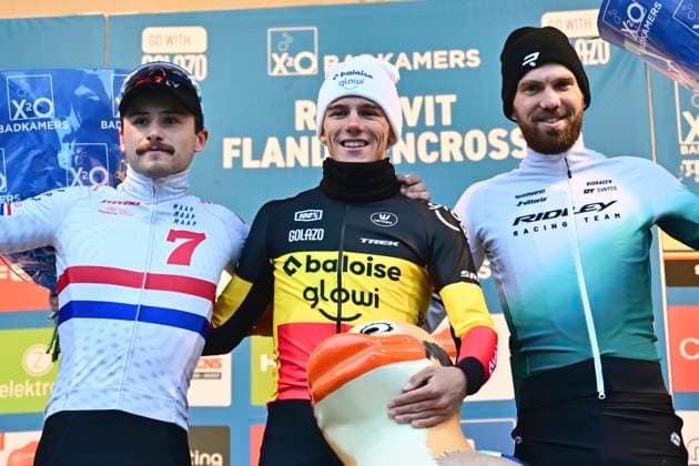 X2O Badkamers Trofee 2025-2026 Hamme HAMME, BELGIUM - NOVEMBER 16 : Mason Cameron of Seven Racing, Nys Thibau of Baloise Glowi Lions and Nieuwenhuis Joris of Ridley Racing Team pictured during the podium ceremony of the 3rd leg of the Flandriencross X2O Badkamers Trofee 2025-2026 a cyclocross race for Men Elite on November 16, 2025 in Hamme, Belgium, 16 11 2025 ( Hamme Belgium  Copyright: xPeterxDexVoechtx