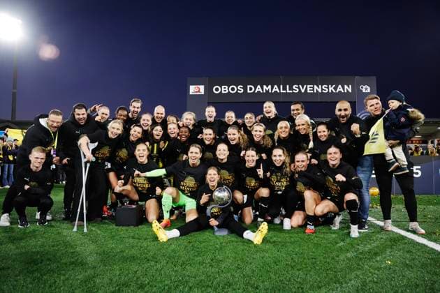 GOTHENBURG, SWEDEN 20251116 Häcken celebrates being Swedish champions after Sunday s women s Swedish football match between BK Häcken FF and Pitea IF DFF at Bravida Arena GÖTEBORG SWEDEN x9200x  Copyright: xAdamxIhse TTx WOMEN S SWEDISH HÄCKEN-PITEA