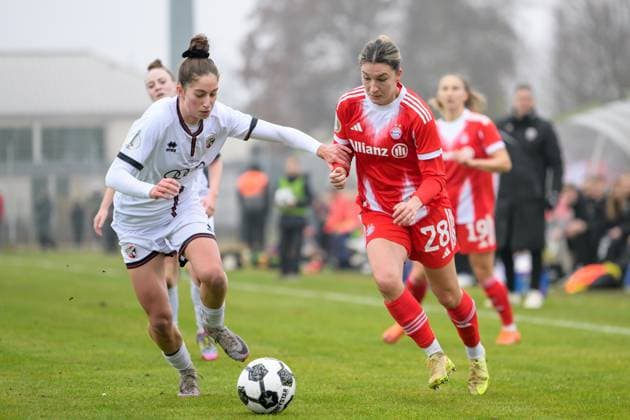 Soccer, DFB Cup Women, 20251116, FC Ingolstadt 04 FC Bayern Munich In the picture from l Emma KUSCH Ingolstadt, 9 , Barbara DUNST Bayern, 28 Ingolstadt ESV Stadion Bayern Germany Copyright: Passion2Press MarkusxFischerx