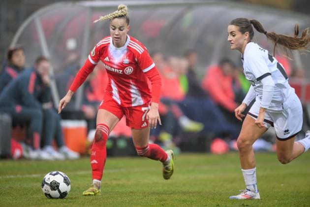 Soccer, DFB Cup Women, 20251116, FC Ingolstadt 04 FC Bayern Munich Pictured from l Giulia GWINN Bayern, 7 , Teresa FRIZBERG Ingolstadt, 26 Ingolstadt ESV Stadion Bayern Germany Copyright: Passion2Press MarkusxFischerx