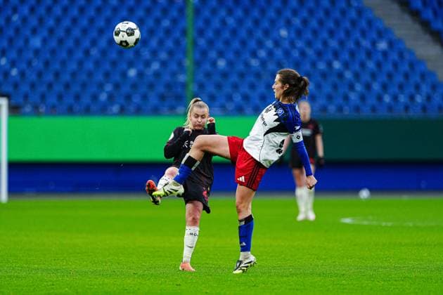 Vanessa Fudalla Bayer 04 Leverkusen, 21 , Pauline Machtens Hamburger SV, 28 GER, Hamburger SV vs Bayer 04 Leverkusen, Women, Football, DFB Cup, Round of 16, 2025 2026 season, 16 11 2025 GER, Hamburger SV vs Bayer 04 Leverkusen, Women, Football, DFB Cup, Round of 16, 2025 2026 season, 16 11 2025 Hamburg Copyright: xEibner-Pressefoto MarcelxvonxFehrnx EP_MFN