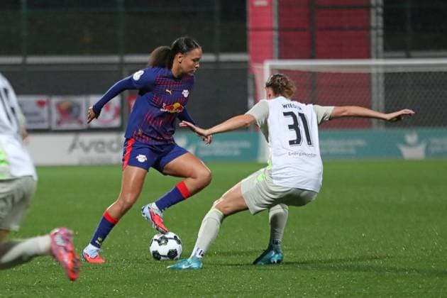 DFB Pokal Women RB Leipzig SV Werder Bremen 16 11 2025 Lisa Baum 11, RB Leipzig vs Verena Wieder 31, Werder Bremen Football, DFB Pokal Women, Season 2025 2026, Round of 16 RB Leipzig vs SV Werder Bremen on 16 11 2025, Training Center Cottaweg, Leipzig DFB REGULATIONS PROHIBIT ANY USE OF PHOTOGRAPHS AS IMAGE SEQUENCES AND OR QUASI VIDEO Copyright: xBEAUTIFULxSPORTS JanxKaeferx