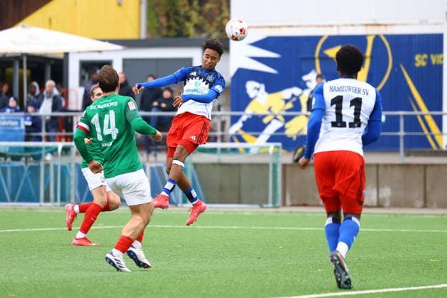 21 Arnaud Astel Riedel Hamburger SV U21 Fußball I Herren I Regionalliga Nord I Saison 2025 2026 I 19 Spieltag I Hamburger SV U21 HSC Hannover I 16 11 2025 I Stadion Hoheluft