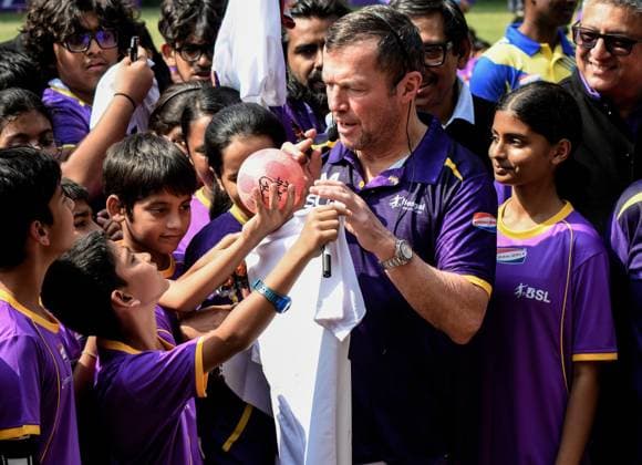 RECORD DATE NOT STATED Legend Lothar Matthäus Interacts with School Students in Kolkata Kolkata, Nov 16 (ANI): FIFA World Cup, WM, Weltmeisterschaft, Fussball winner and Ballon d Or recipient Lothar Matthäus signs autographs and plays with school students during a promotional event aimed at inspiring the next generation of footballers, in Kolkata on Sunday. kolkata West Bengal India Copyright: xANIx ANI_20251116113