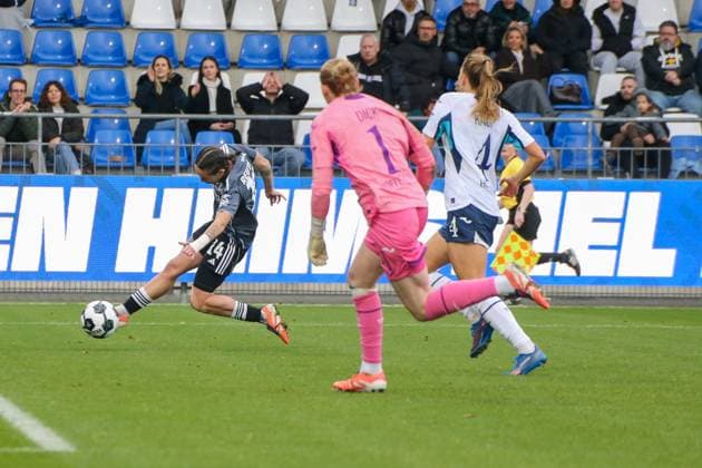 16 11 2025, xgrfx, Soccer DFB Pokal Women Round of 16 , TSG Hoffenheim Eintracht Frankfurt v l Goal, Geraldine Reuteler Eintracht Frankfurt DFL DFB REGULATIONS PROHIBIT ANY USE OF PHOTOGRAPHS as IMAGE SEQUENCES and or QUASI VIDEO Dietmar Hopp Stadion